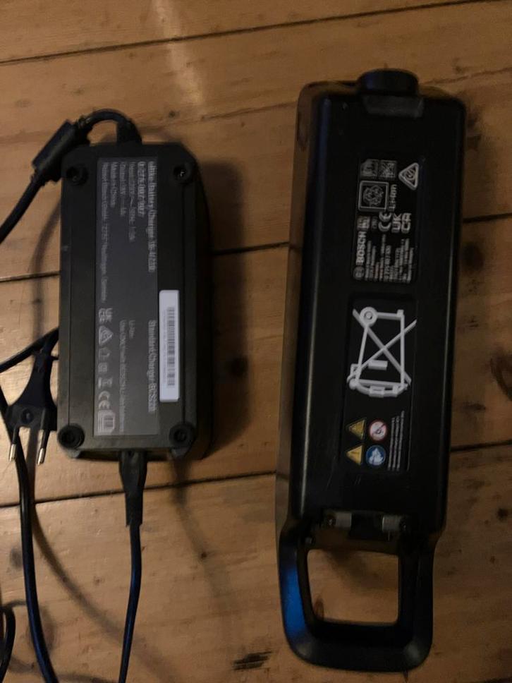 Bosch Powerpack 500 Accu + Oplader - ZGAN, Fietsen en Brommers, Fietsaccessoires | Fietsaccu's, Zo goed als nieuw, Ophalen
