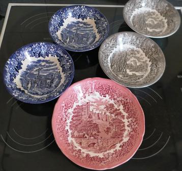 Engelse handgeschilderde schaaltjes - kommen  beschikbaar voor biedingen
