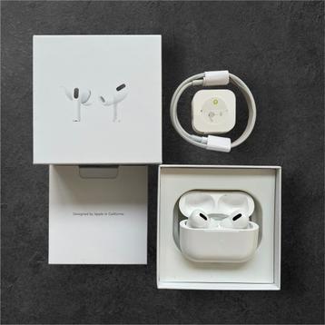 Apple AirPod Pro - New - White beschikbaar voor biedingen