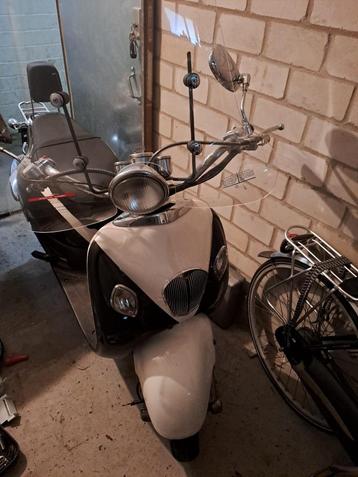 snorscooter Grande retro van La souris beschikbaar voor biedingen