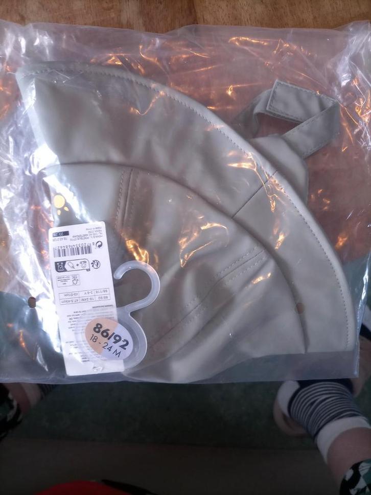 Zonnehoedje 86/92, Kinderen en Baby's, Babykleding | Mutsen, Sjaals en Wanten, Nieuw, Muts, Jongetje of Meisje, Maat 86, Ophalen of Verzenden