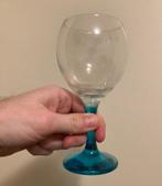 Wijnglas met blauwe voet 1 stuk, Verzamelen, Glas en Borrelglaasjes, Ophalen, Nieuw, Overige typen