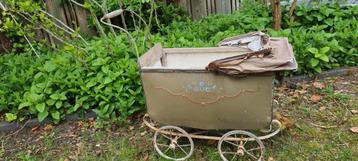 Brocante shabby poppenwagen kinderwagen beschikbaar voor biedingen