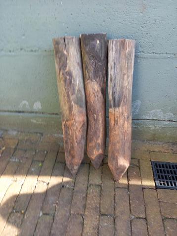 Kastanje houten palen, 50cm hoog, 32 stuks beschikbaar voor biedingen