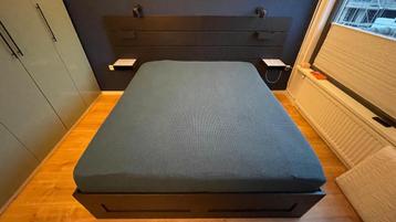 Tweepersoons bed beschikbaar voor biedingen