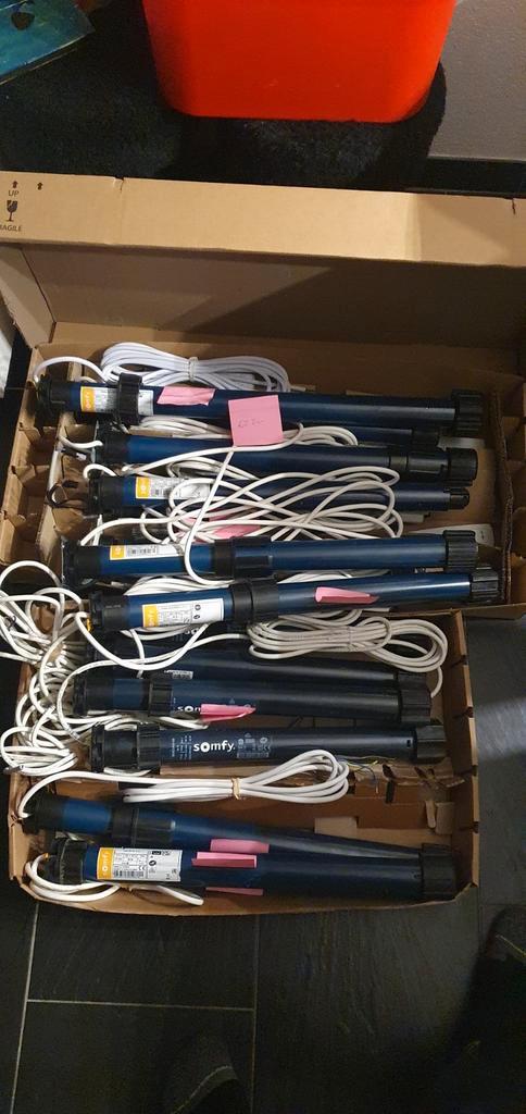 Partij somfy io motoren met handzenders, Doe-het-zelf en Verbouw, Rolluiken, Nieuw, Minder dan 100 cm, Minder dan 100 cm, Wit