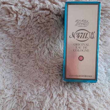 Grote fles 4711 eau de cologne 400ml beschikbaar voor biedingen