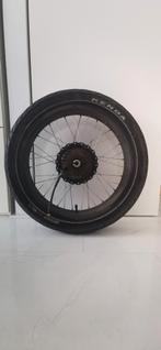 Knaap achter wiel met motor, Ophalen of Verzenden