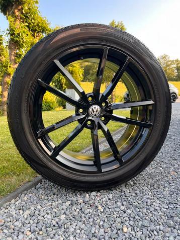 19 inch Volkswagen Tiguan R Zwart Zomerbanden zgan beschikbaar voor biedingen