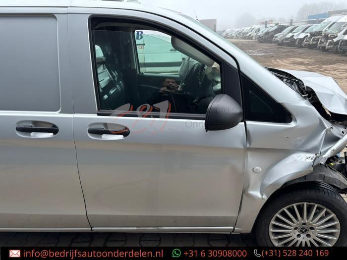 Portier 2Deurs rechts van een Mercedes Vito (9744), Auto-onderdelen, Carrosserie en Plaatwerk, Deur, Mercedes-Benz, Gebruikt, 3 maanden garantie