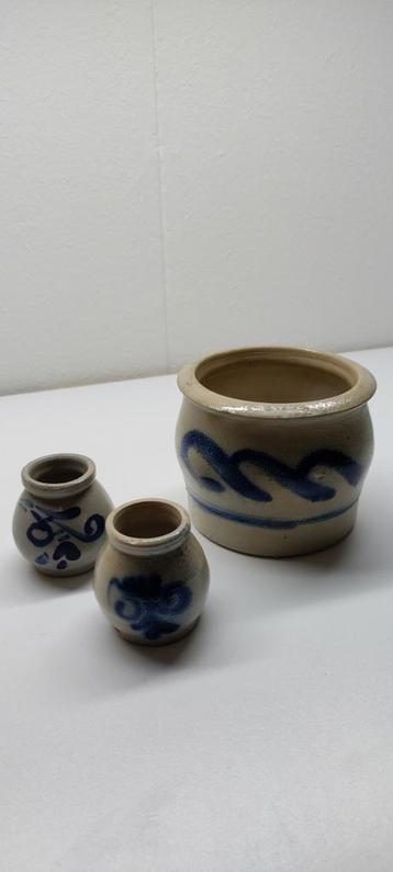 Keulse pot/vaasjes  beschikbaar voor biedingen