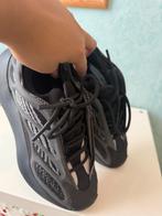 Yeezy Sneakers Maat 38 - Zo Goed Als Nieuw, Ophalen of Verzenden, Zo goed als nieuw, Zwart, Sneakers of Gympen