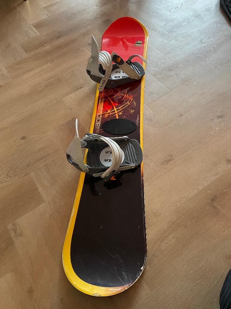 Snowboard met bindingen Factory Boarding, Sport en Fitness, Snowboarden, Ophalen, Gebruikt, Board
