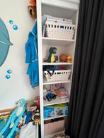 Witte smalle kast – ideaal voor kinderkamer of speelhoek, Ophalen, Zo goed als nieuw, 50 tot 70 cm, 105 cm of meer