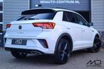 Volkswagen T-ROC 1.5 TSI 2x R-Line| Pano| Keyless| Led matri, 4 cilinders, 150 pk, Leder en Stof, 1253 kg