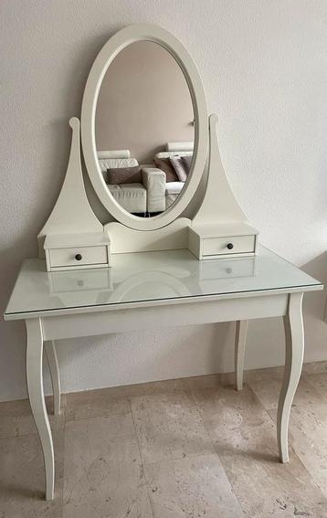 Prachtige Hemnes kaptafel make-up tafel beschikbaar voor biedingen