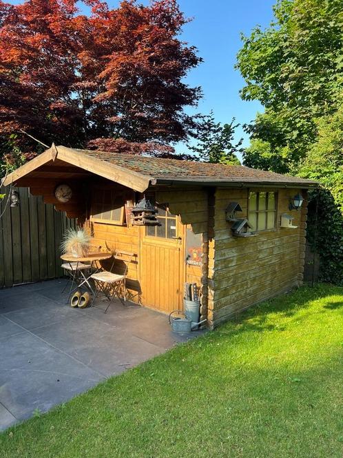 Tuinhuis/Blokhut, Tuin en Terras, Tuinhuizen, Gebruikt, Blokhut, Hout, 250 tot 500 cm, 200 tot 400 cm, 2 ramen, Met overkapping