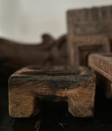 Klein oud vakkenbakje India oosters sober sleets imperfect beschikbaar voor biedingen