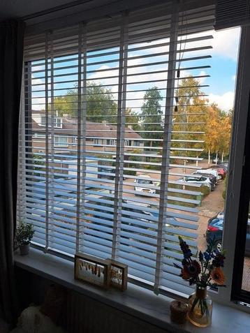 Luxaflex houtlook 60cm breed wit 3x beschikbaar voor biedingen