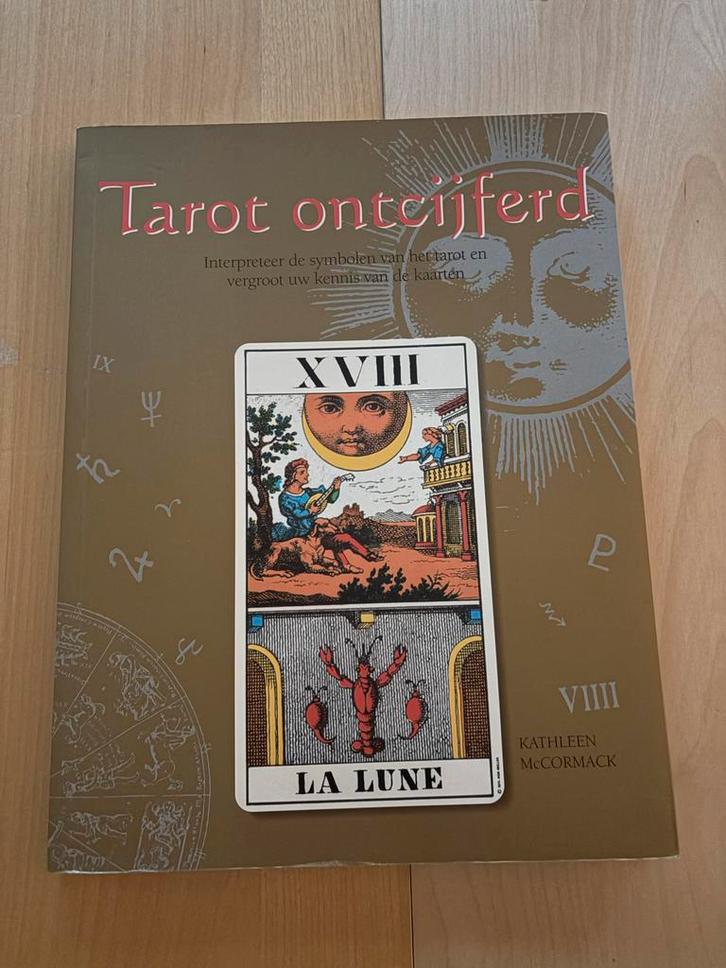 Tarot Ontcijferd - Kathleen McCormack, Boeken, Esoterie en Spiritualiteit, Zo goed als nieuw, Achtergrond en Informatie, Tarot of Kaarten leggen