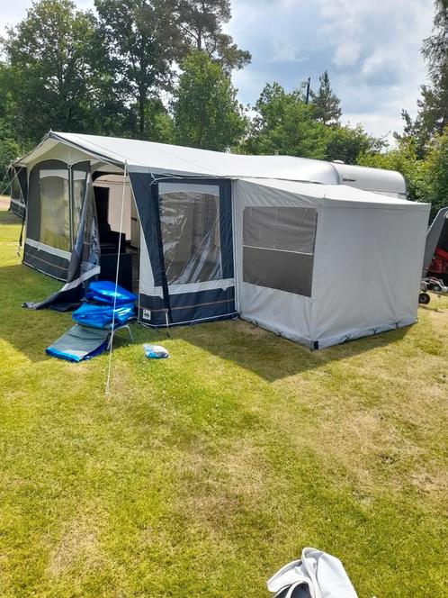 Burstner caravan, Caravans en Kamperen, Caravans, Particulier, meer dan 6, 750 - 1000 kg, Treinzit, Bürstner, 5 tot 6 meter, Luifel