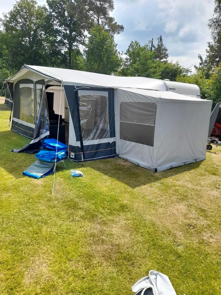Burstner caravan, Caravans en Kamperen, Caravans, Particulier, meer dan 6, 750 - 1000 kg, Treinzit, Bürstner, 5 tot 6 meter, Luifel