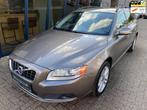 Volvo V70 3.2 Momentum Automaat LEER / NAVI / XENON / TREKHA, Zwart, 243 pk, 6 cilinders, 3192 cc