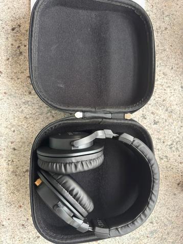 Devine Pro 4000 Multi Purpose headphones beschikbaar voor biedingen
