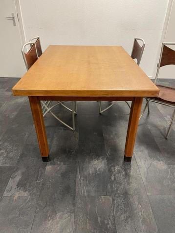 Amsterdamse school tafel 100 bij 150 cm beschikbaar voor biedingen