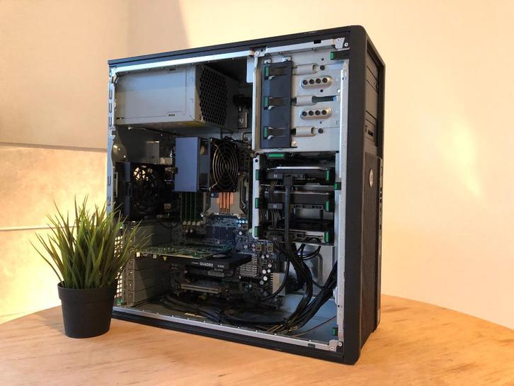 PC met 2 monitoren -  8 core - 32 Gb - 1.5 Tb - Win 11, Hobby en Vrije tijd, Elektronica-componenten, Zo goed als nieuw, Ophalen of Verzenden