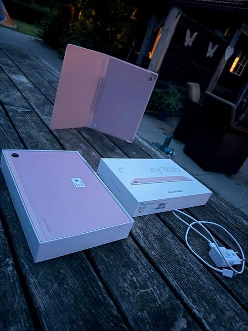 Roze Samsung Tab A8 64GB – Topstaat + Hoes, Oplader & Doos, Computers en Software, Android Tablets, Zo goed als nieuw, Wi-Fi en Mobiel internet
