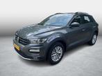 Volkswagen T-Roc 1.0 TSI Style | Carplay | adaptive cruise |, Voorwielaandrijving, Stof, Gebruikt, 1194 kg