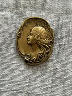 Oude antieke broche goudkleurig dame art noveau, Ophalen of Verzenden, Overige materialen, Broche