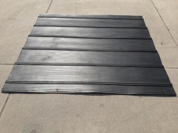 oploopklep mat oploopklepmat rubber paardentrailer trailer beschikbaar voor biedingen