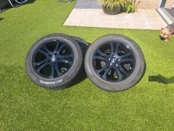 17 inch zwarte lichte metalen velgen met winterband beschikbaar voor biedingen