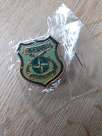 Pin KFOR kosovo Militaire politie, Ophalen of Verzenden, Zo goed als nieuw