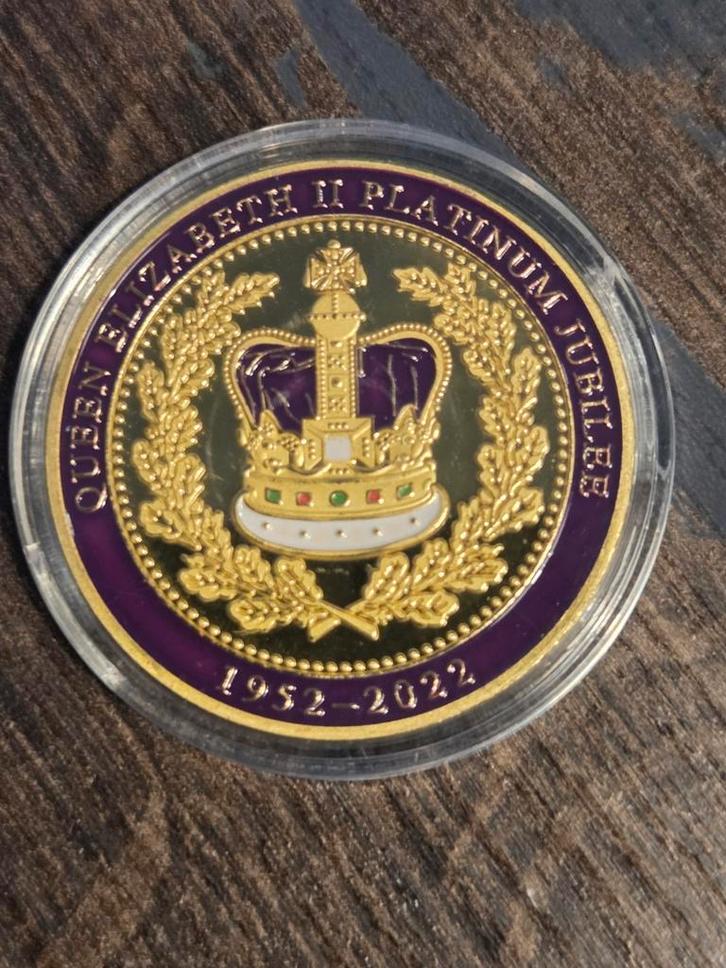 Herdenkingsmunt Queen Elizabeth II Platinum Jubilee, Postzegels en Munten, Munten | Nederland, Losse munt, Overige waardes, Ophalen of Verzenden