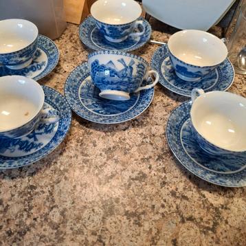 Vintage Kopjes en Schotels met Molenmotief beschikbaar voor biedingen