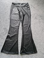 SHEIN ZWARTE GLIMMENDE FLARED BROEK MET ELASTIEK MAAT L, Kleding | Dames, Broeken en Pantalons, Maat 38/40 (M), Zwart, Nieuw, Ophalen of Verzenden