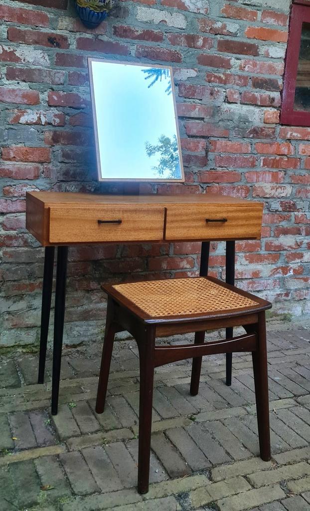 Vintage, design kaptafel met krukje. Jaren 60, Huis en Inrichting, Tafels | Kaptafels, Ophalen