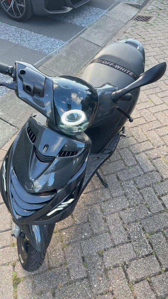 Zip 70cc, Fietsen en Brommers, Scooters | Piaggio, Zo goed als nieuw, Zip, Maximaal 45 km/u, Tweetakt, Ophalen of Verzenden