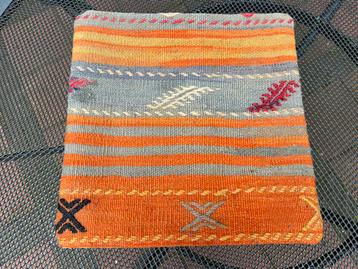 Kussenhoes oranje/blauw beschikbaar voor biedingen