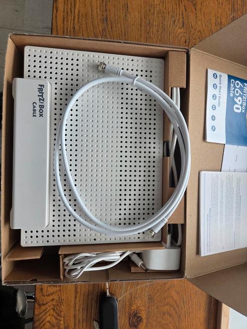 Fritzbox 6690 cable, Computers en Software, Routers en Modems, Zo goed als nieuw, Ophalen of Verzenden