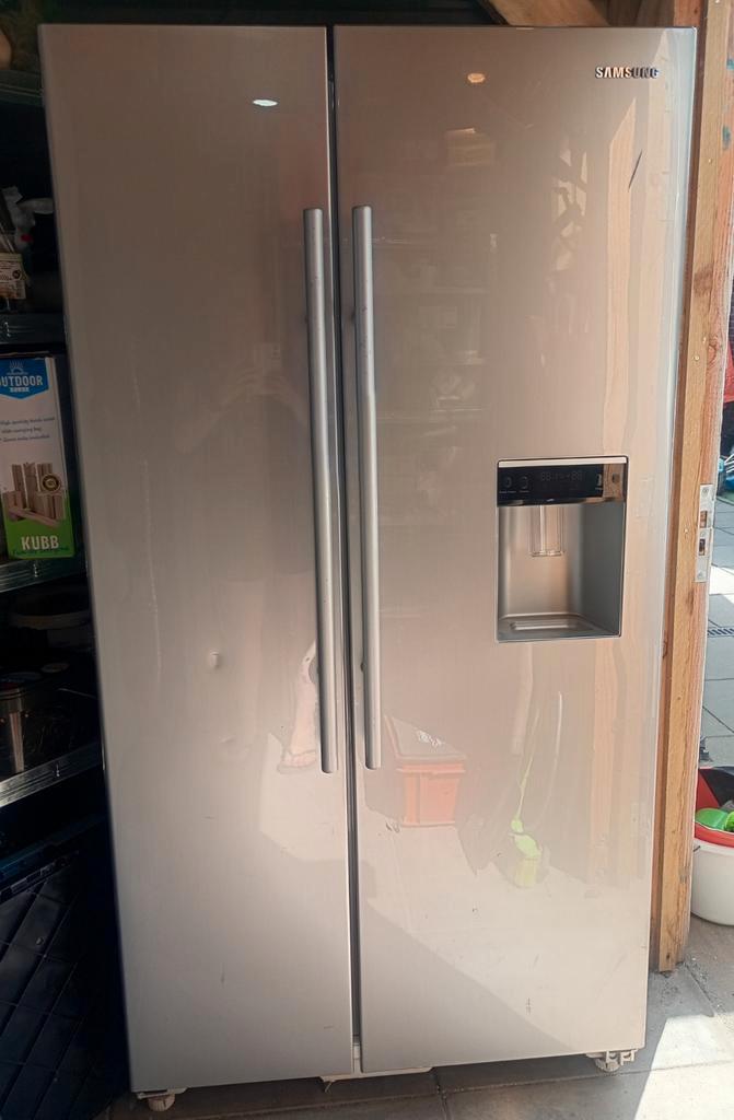 Samsung Amerikaanse koelkast, Witgoed en Apparatuur, Koelkasten en IJskasten, Gebruikt, Met aparte vriezer, 200 liter of meer