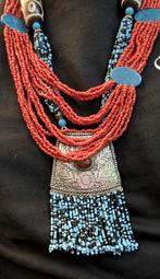 Kleurrijke ketting met hanger, Overige materialen, Ophalen of Verzenden, Zo goed als nieuw, Met edelsteen