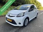 Toyota Aygo 1.0 VVT-i Access APK tot 07-04-2026, Auto's, Voorwielaandrijving, Euro 5, Gebruikt, 4 stoelen