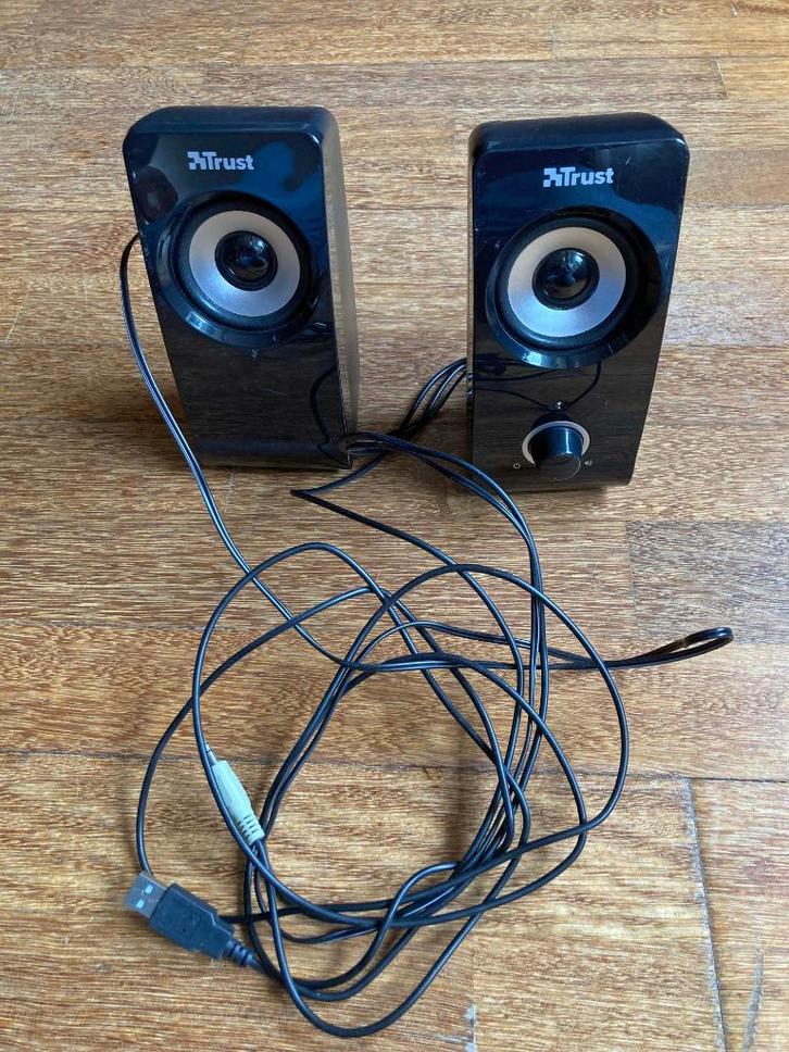 Trust Luidsprekerset - Zwart - HxBxD: 18,5 x 8 x 8 cm, Computers en Software, Pc speakers, Gebruikt, Ophalen of Verzenden