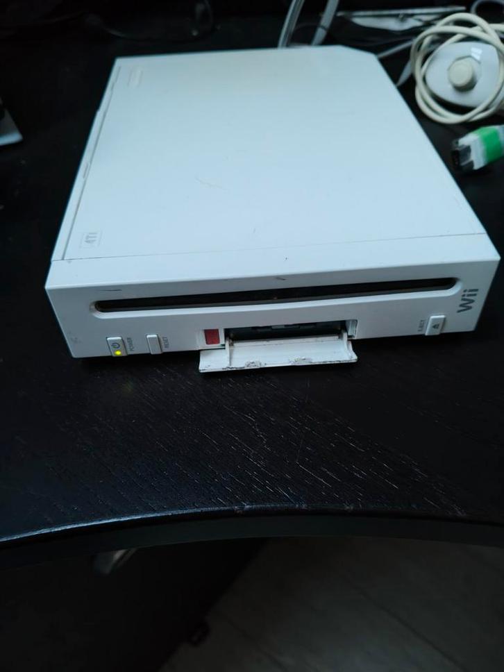 Complete Nintendo Wii set, Spelcomputers en Games, Spelcomputers | Nintendo Wii, Zo goed als nieuw, Met 3 controllers of meer