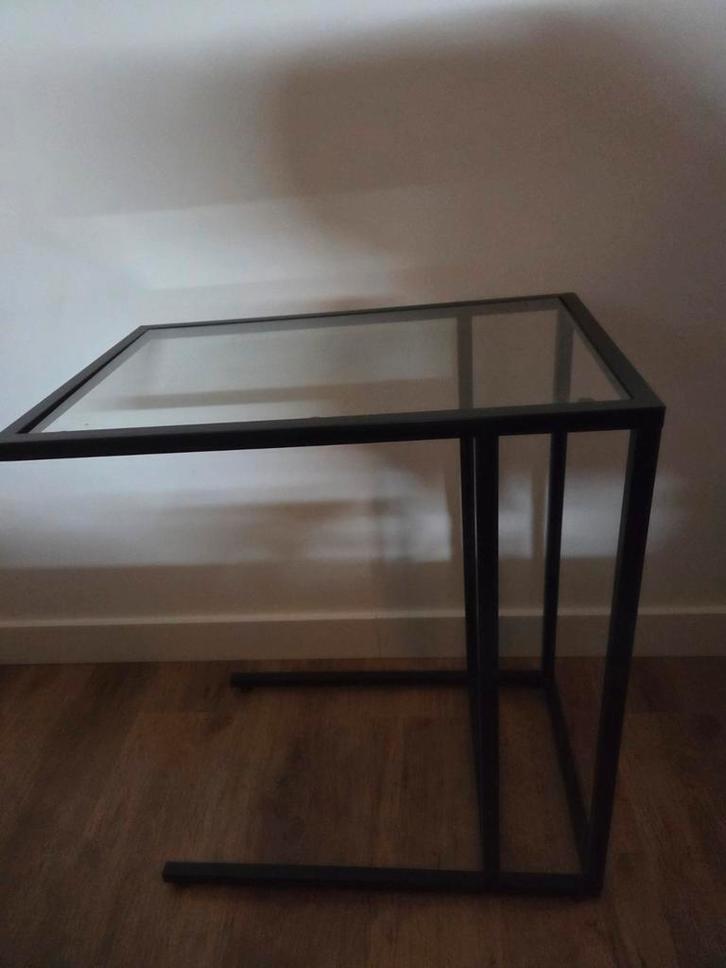 IKEA Vittsjö Laptoptafel - Stijlvol en Praktisch!, Huis en Inrichting, Tafels | Bijzettafels, Zo goed als nieuw, Rechthoekig, Minder dan 55 cm