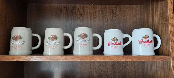 19 Porseleinen Bierpullen - Verzameling, Verzamelen, Porselein, Kristal en Bestek, Zo goed als nieuw, Porselein, Ophalen